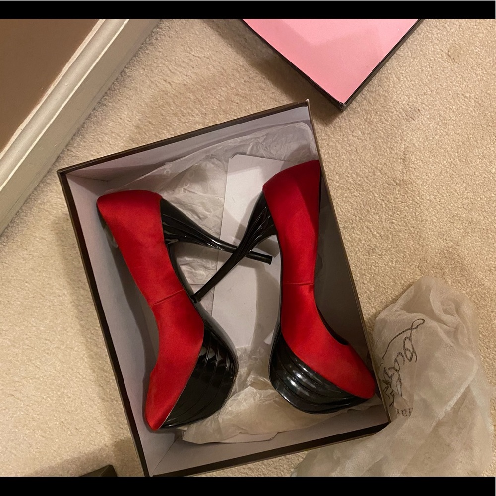 Shoes - Picture 5 of 5